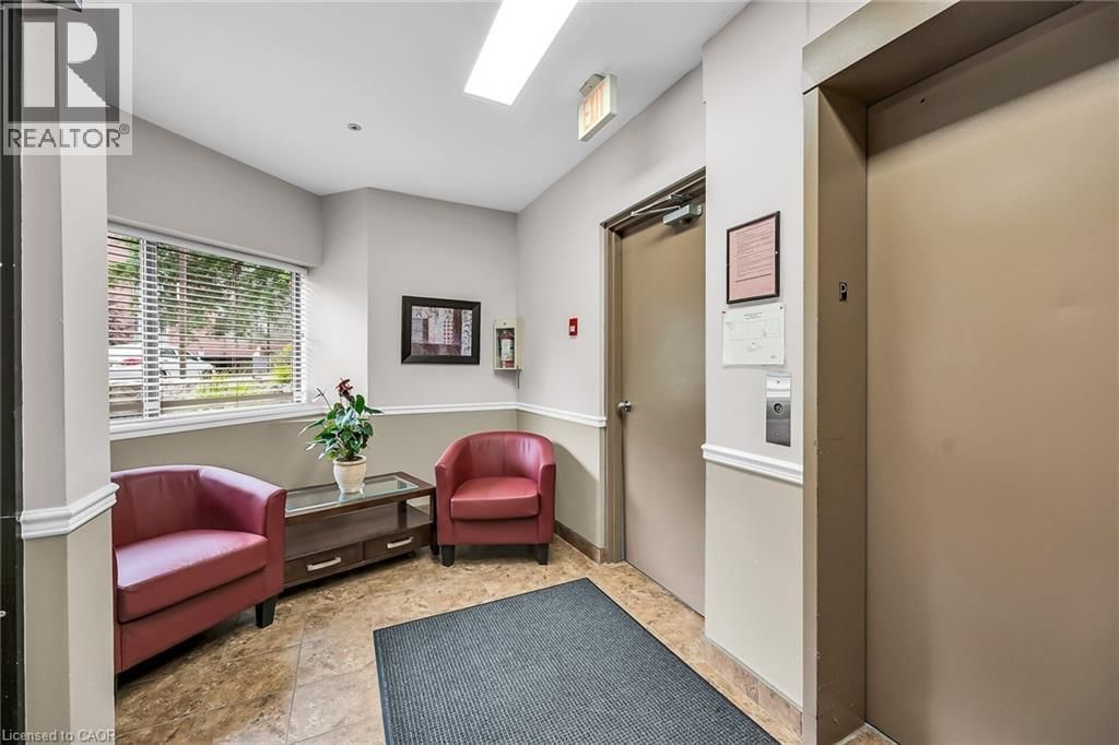 208 - 6 NIAGARA STREET Image 34