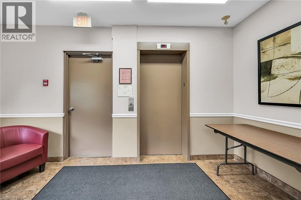 208 - 6 NIAGARA STREET Image 35