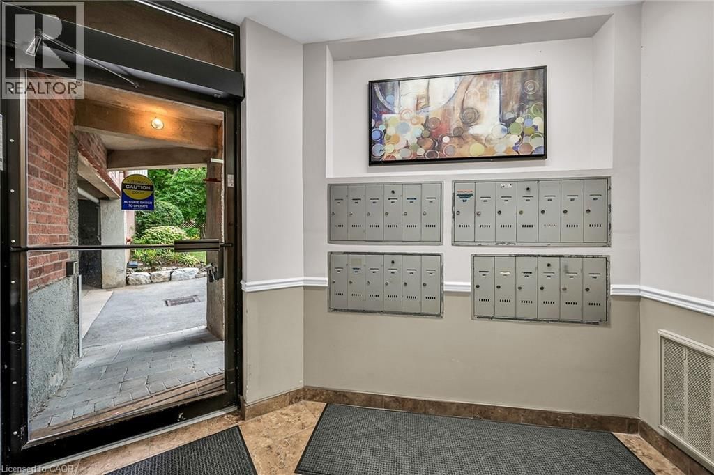 208 - 6 NIAGARA STREET Image 36