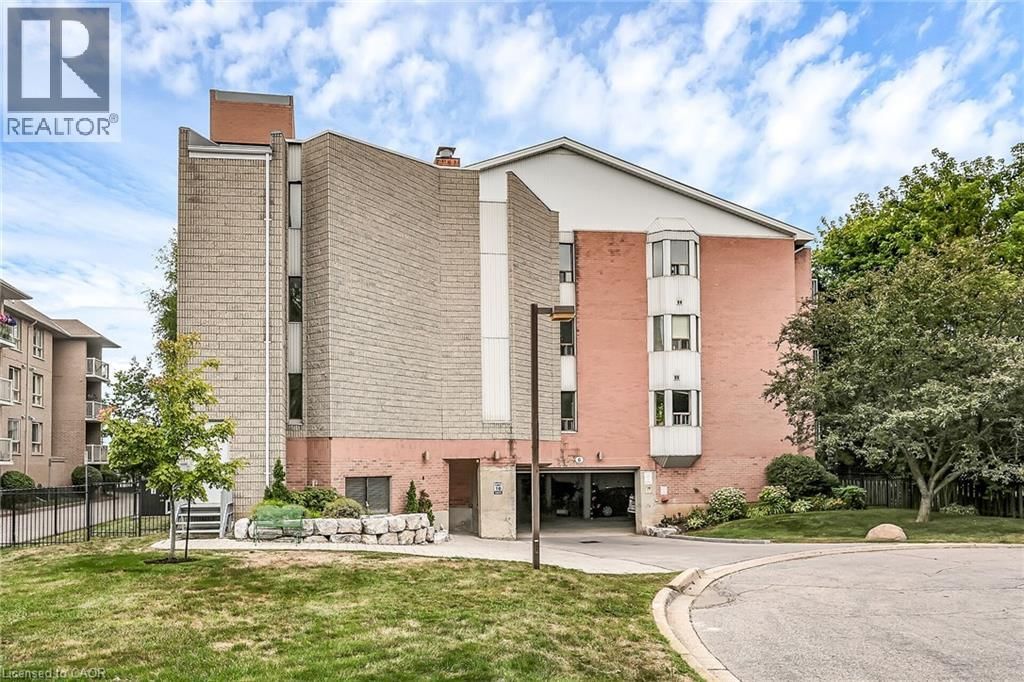 208 - 6 NIAGARA STREET Image 42