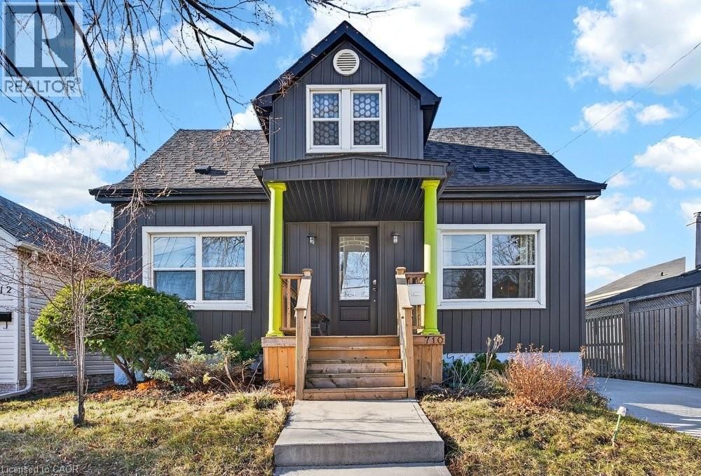 710 RENNIE STREET Image 1