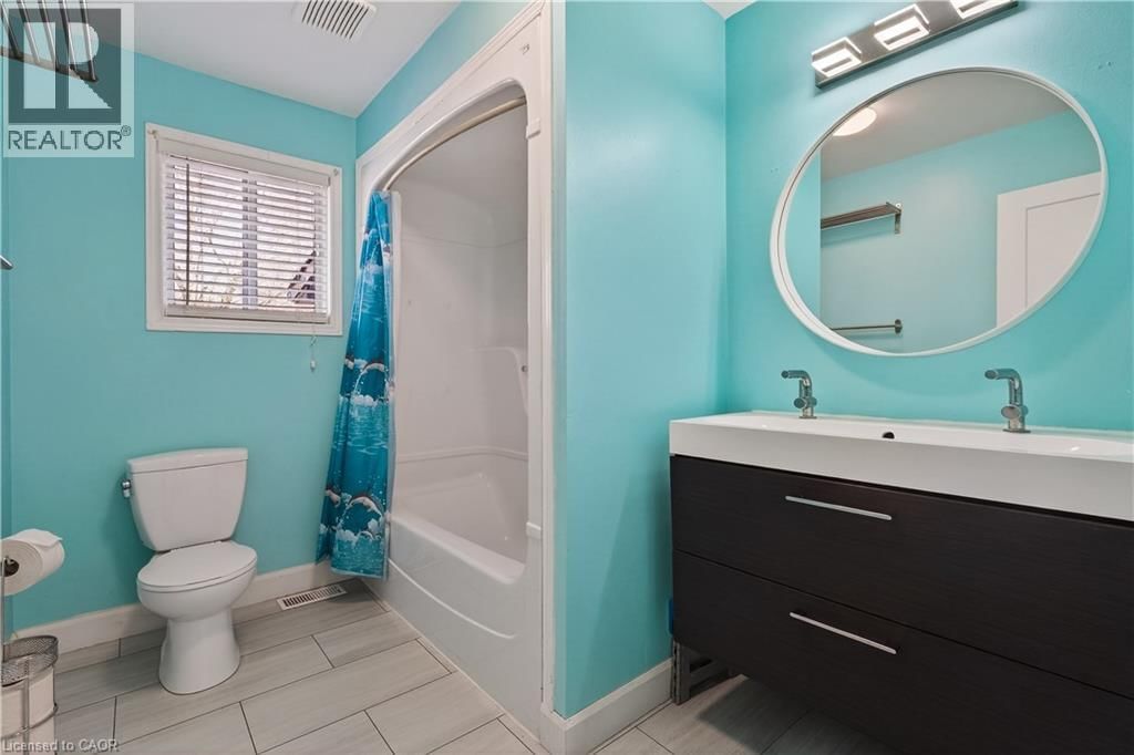 17 ANDERSON CRESCENT Image 20