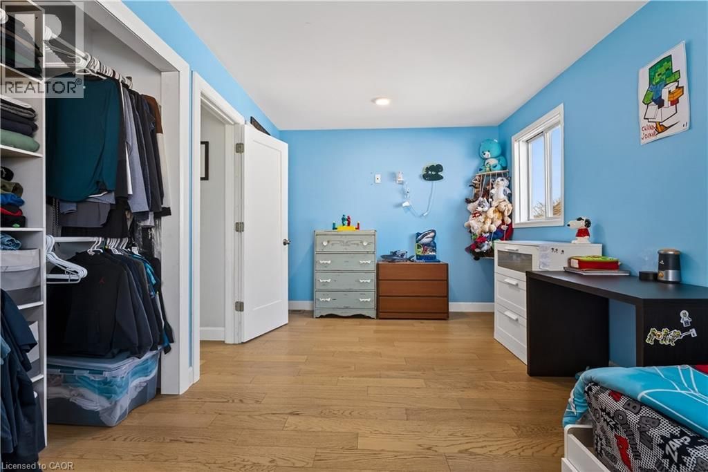 17 ANDERSON CRESCENT Image 23