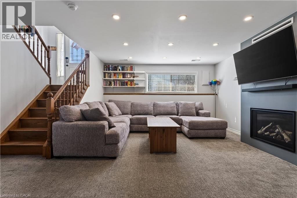 17 ANDERSON CRESCENT Image 24