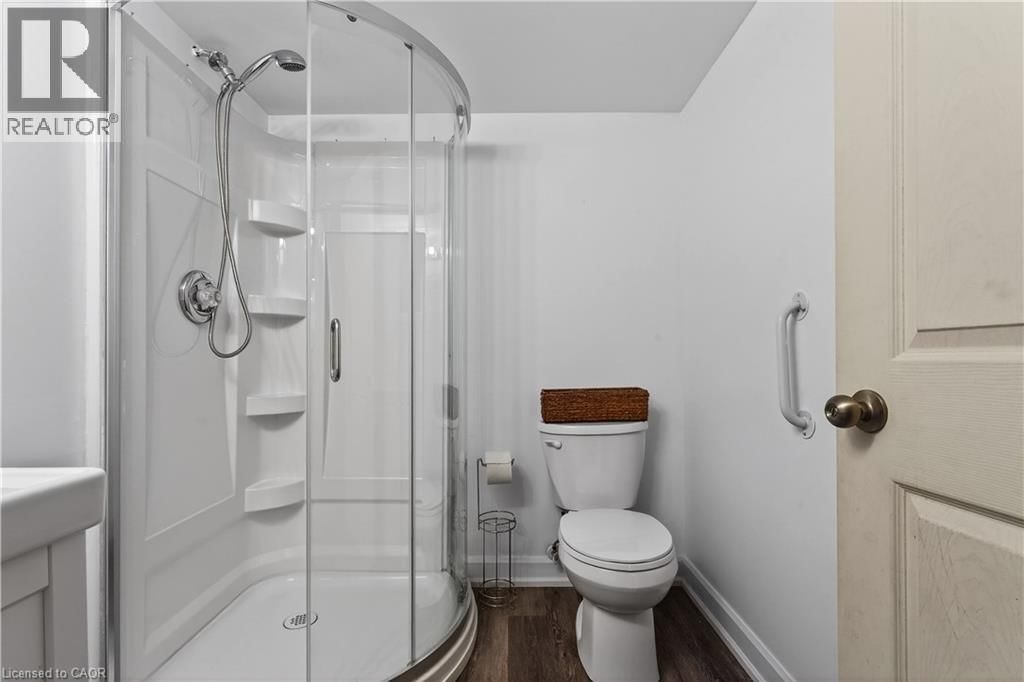 17 ANDERSON CRESCENT Image 32