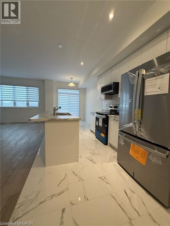 100 MASTERS STREET Image 5