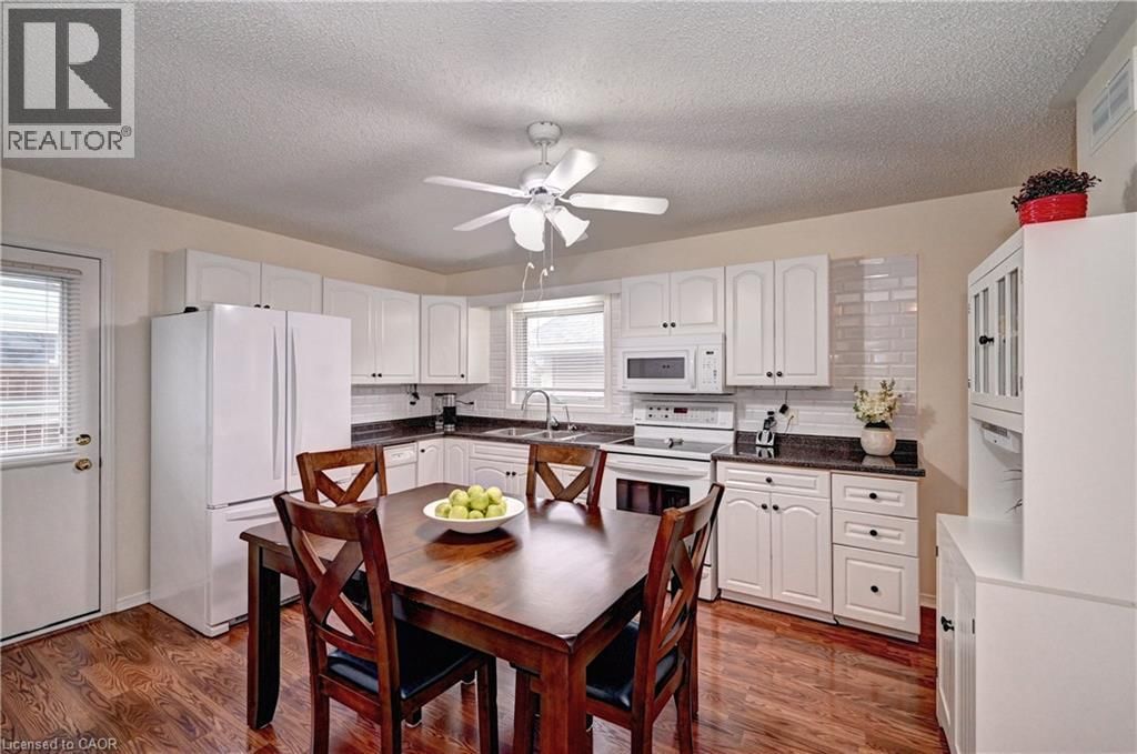 176 WESLEY CRESCENT Image 12