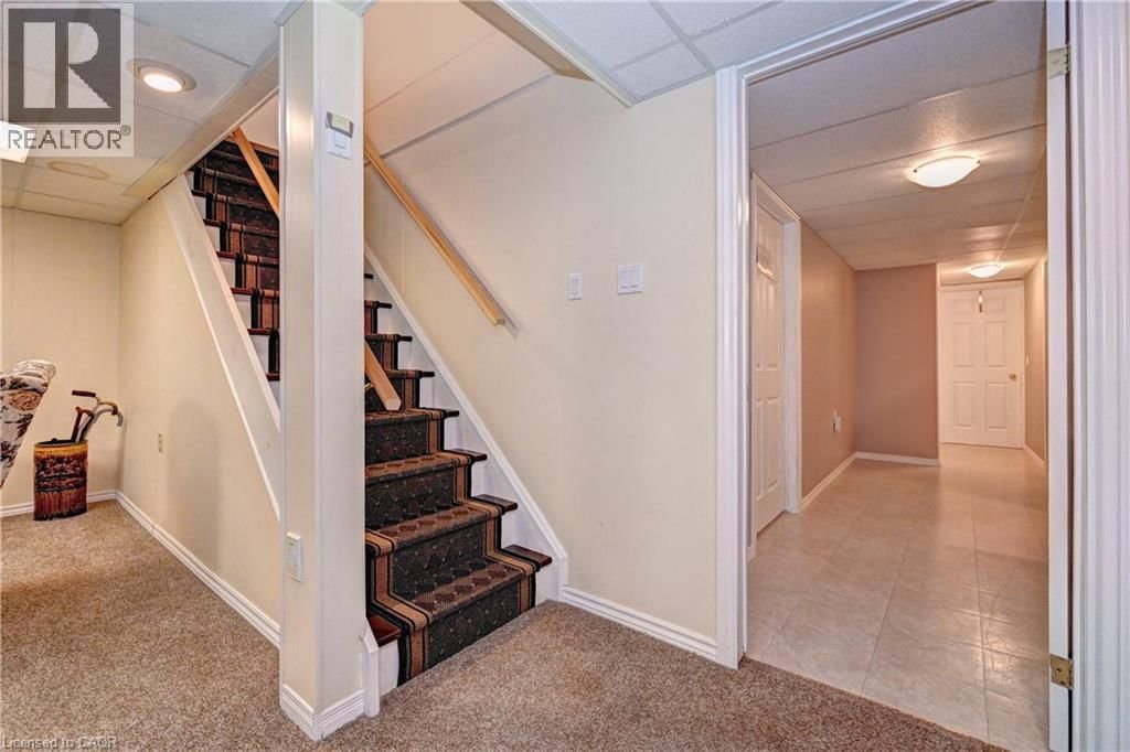 176 WESLEY CRESCENT Image 16