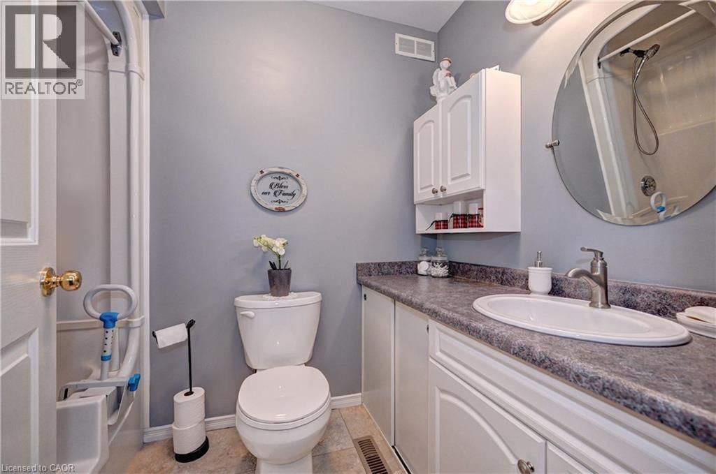 176 WESLEY CRESCENT Image 21