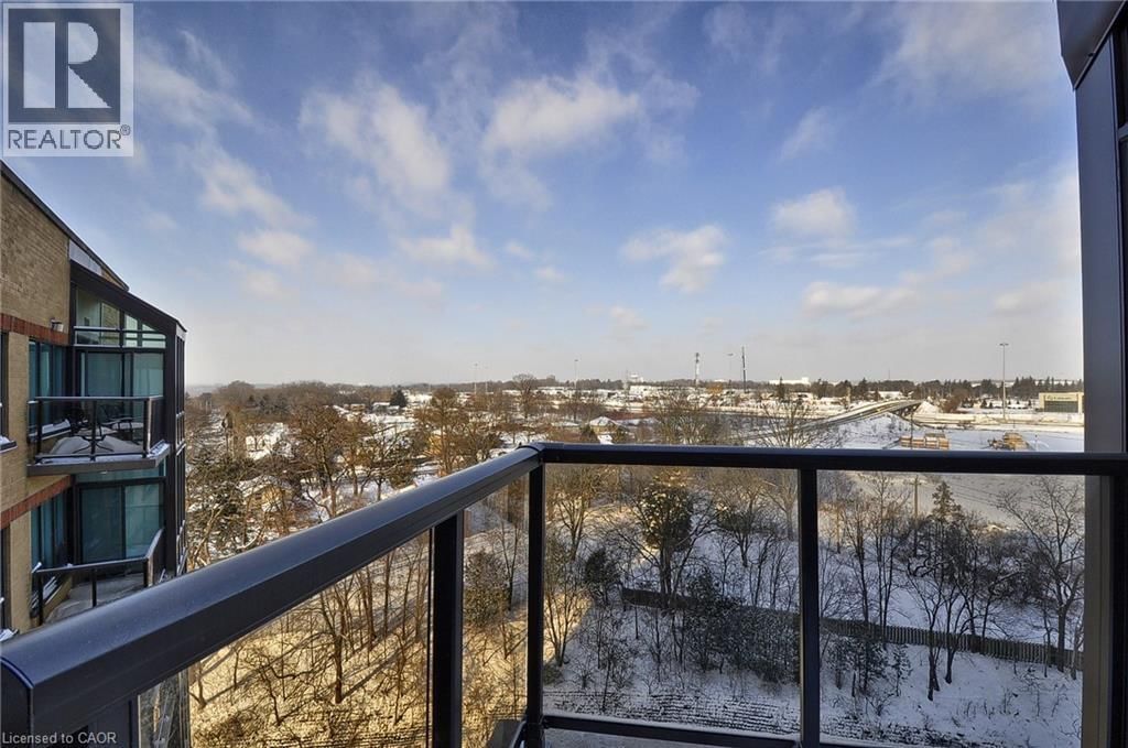 1305 - 237 KING STREET WEST Image 24