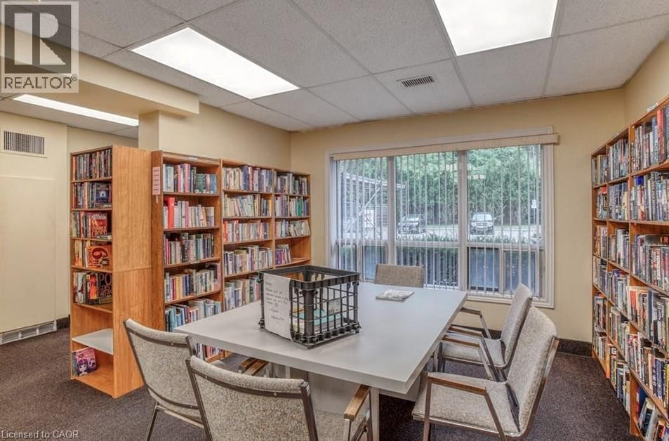 1305 - 237 KING STREET WEST Image 27