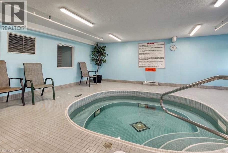 1305 - 237 KING STREET WEST Image 29