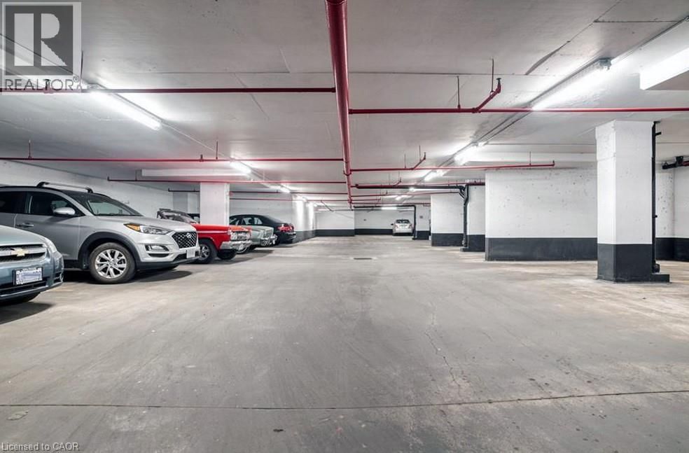 1305 - 237 KING STREET WEST Image 30