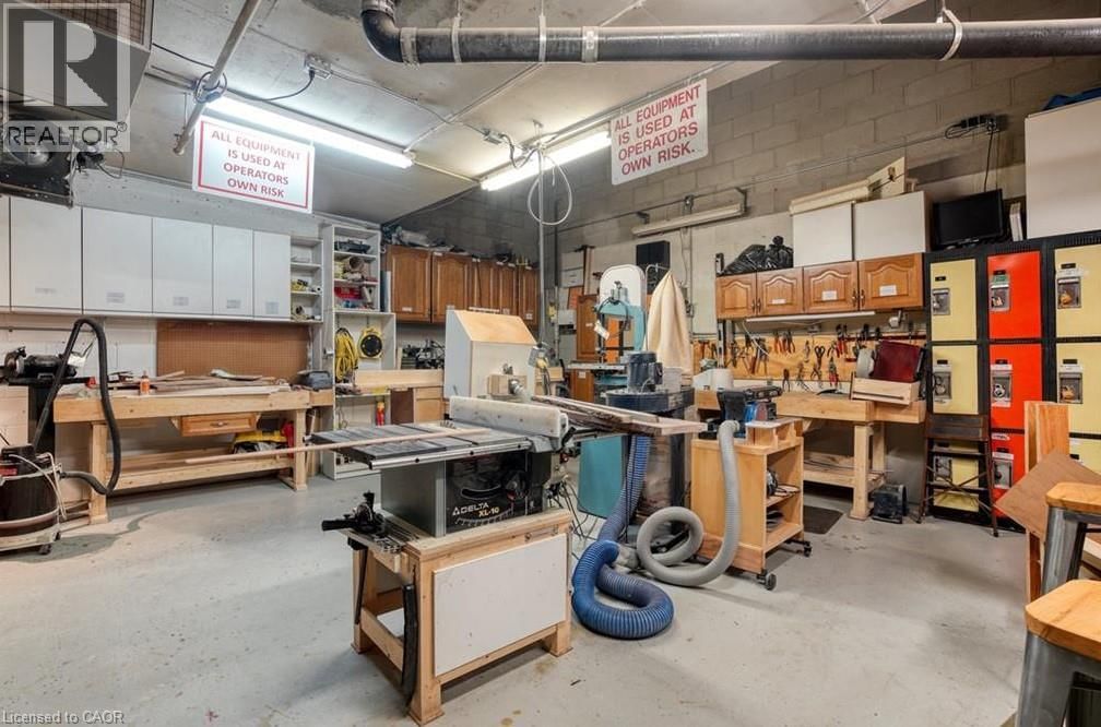 1305 - 237 KING STREET WEST Image 31