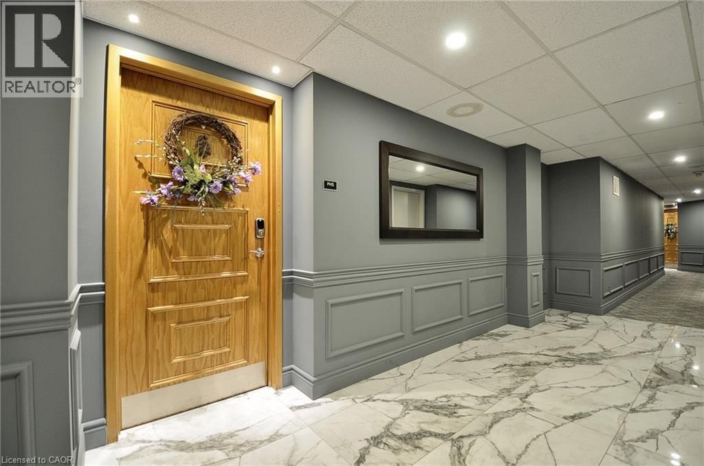 1305 - 237 KING STREET WEST Image 5