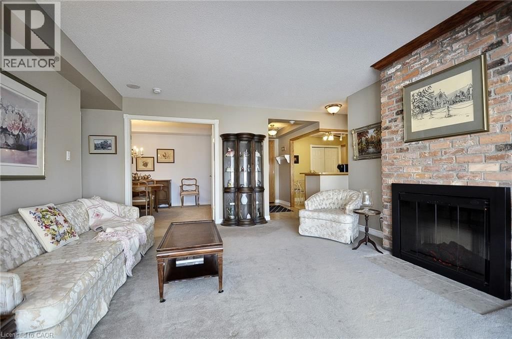 1305 - 237 KING STREET WEST Image 6