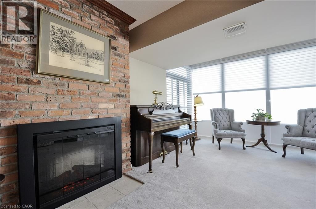 1305 - 237 KING STREET WEST Image 7