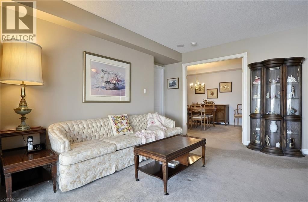 1305 - 237 KING STREET WEST Image 8