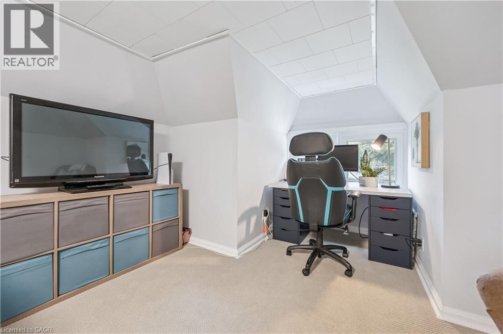 310 KITCHENER ROAD Image 25