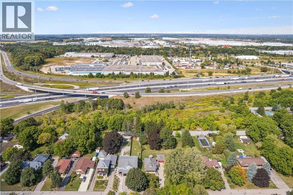 310 KITCHENER ROAD Image 37