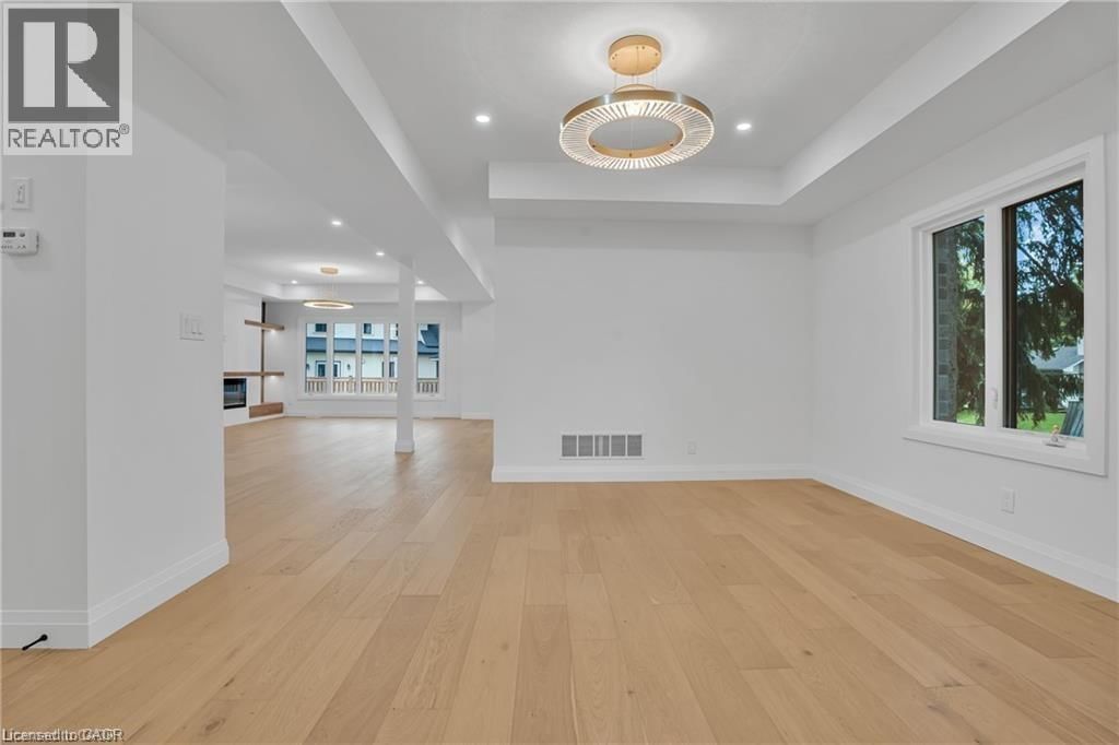 390 SOUTHCOTE ROAD Image 13