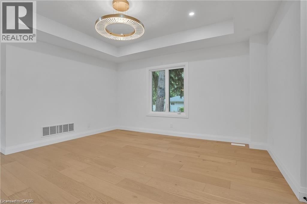 390 SOUTHCOTE ROAD Image 15