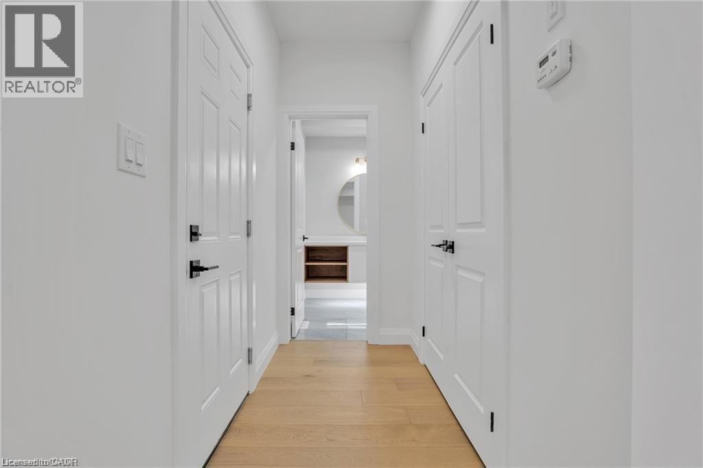 390 SOUTHCOTE ROAD Image 16