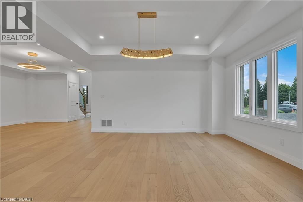 390 SOUTHCOTE ROAD Image 19