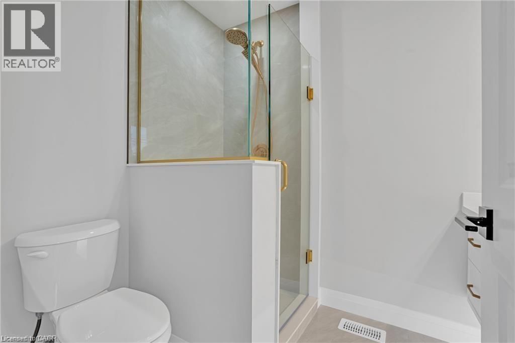 390 SOUTHCOTE ROAD Image 30