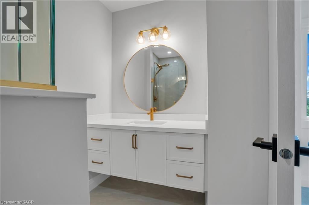 390 SOUTHCOTE ROAD Image 31