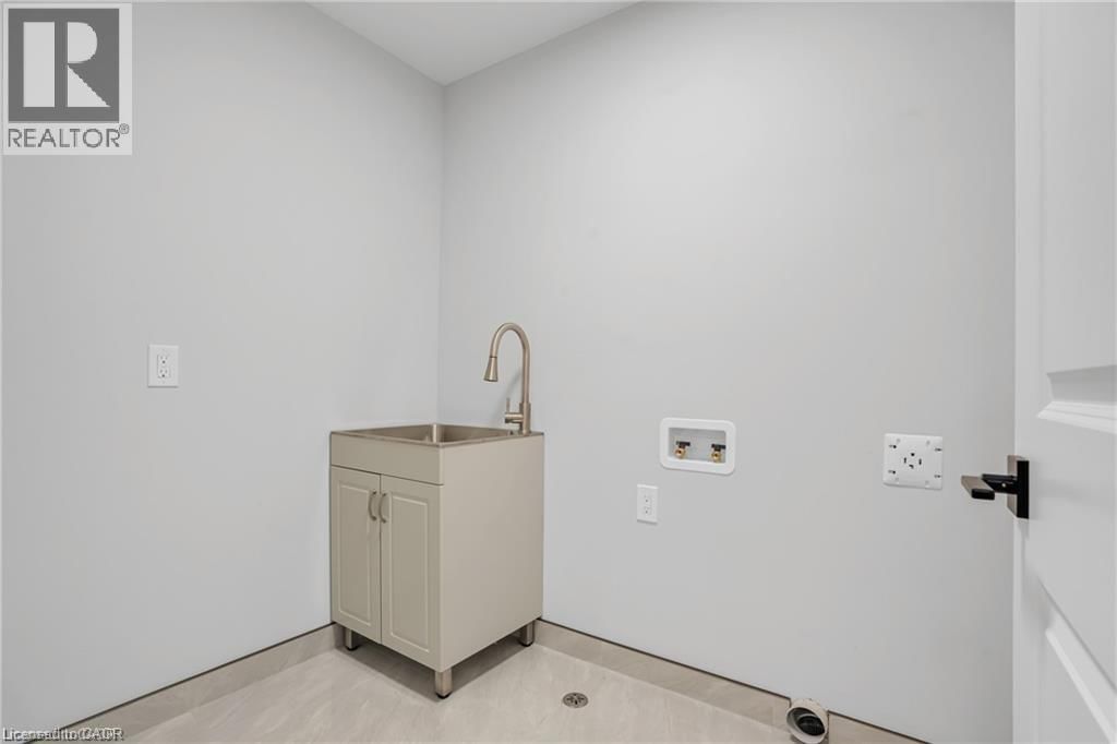 390 SOUTHCOTE ROAD Image 32