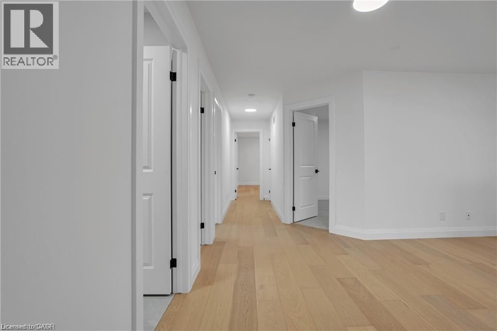 390 SOUTHCOTE ROAD Image 43