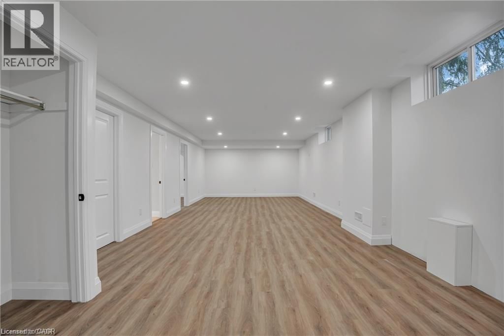 390 SOUTHCOTE ROAD Image 44