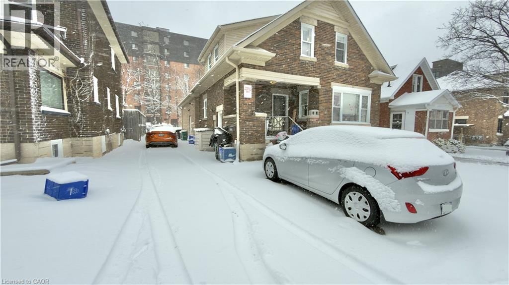 B - 16 MARSHALL STREET Image 2