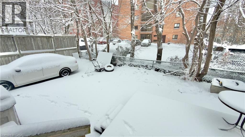 B - 16 MARSHALL STREET Image 21