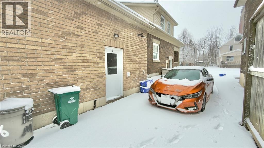 B - 16 MARSHALL STREET Image 24