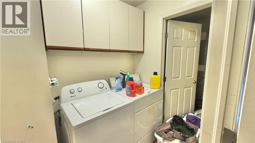 B - 16 MARSHALL STREET Image 7