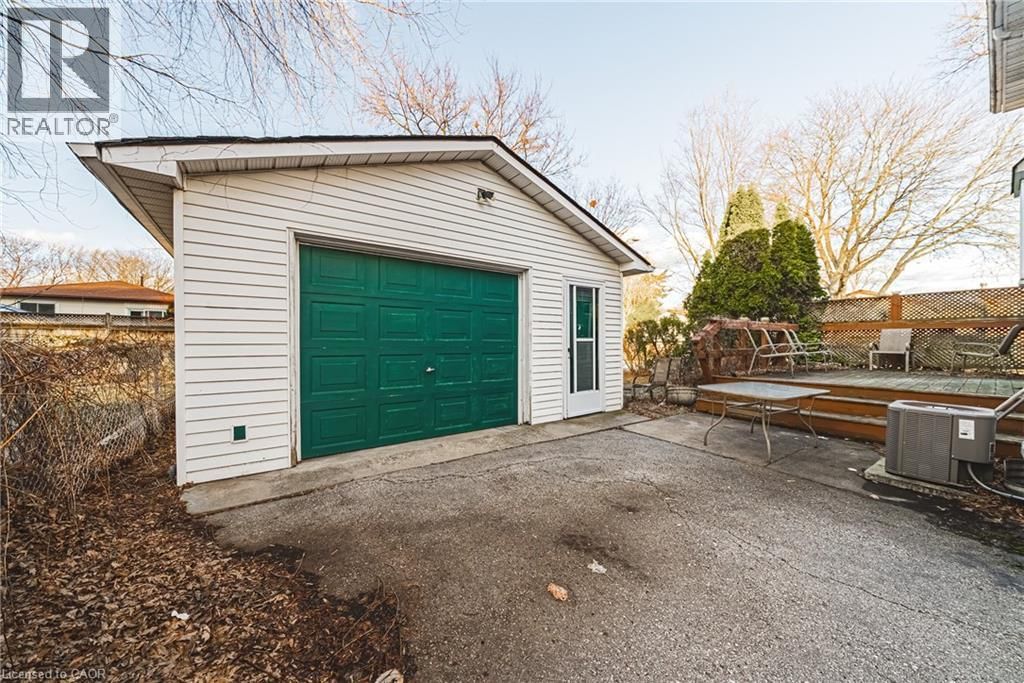 27 GLENVIEW COURT Image 23