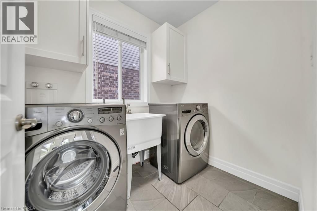 433 TWINLEAF STREET Image 24