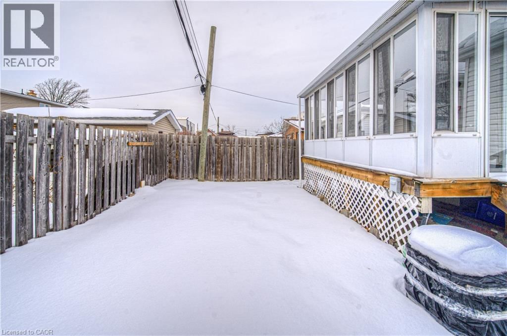 100 REID AVENUE SOUTH Image 39