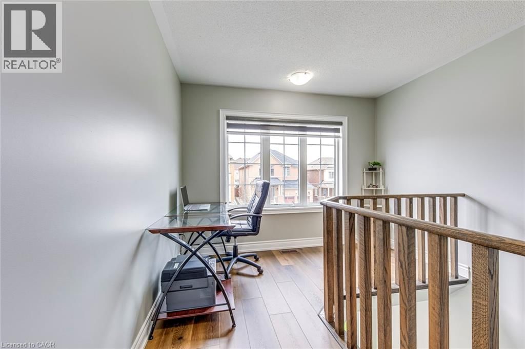 99 MCKNIGHT AVENUE Image 20