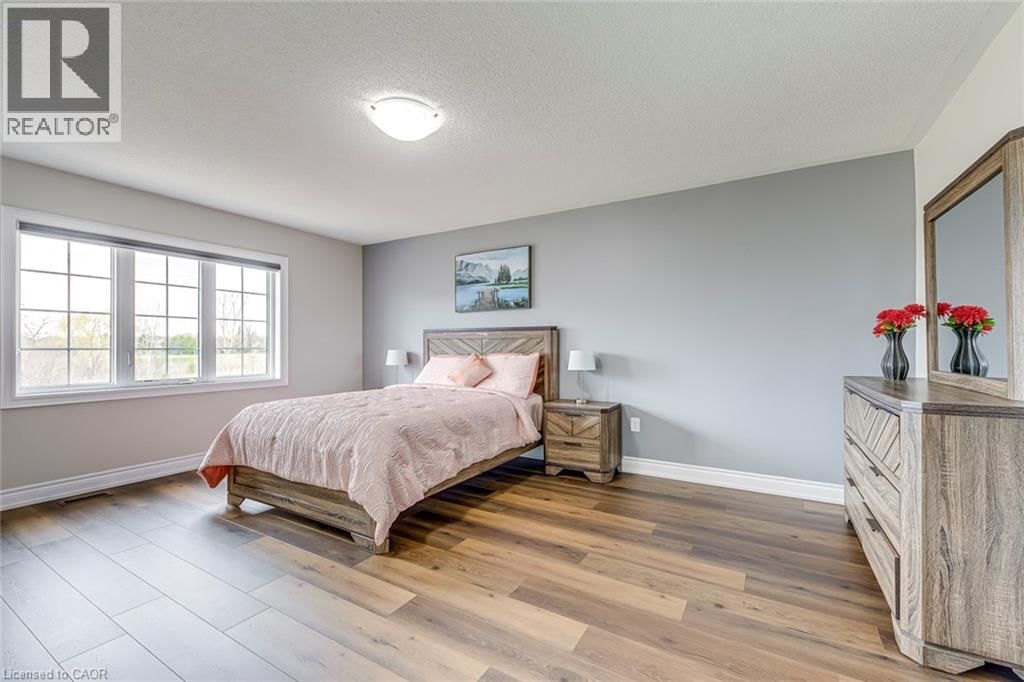 99 MCKNIGHT AVENUE Image 21