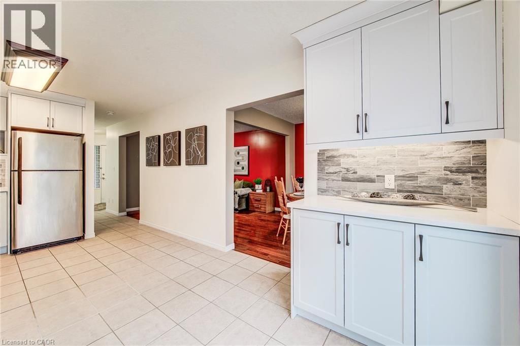 90 UDVARI CRESCENT Image 19