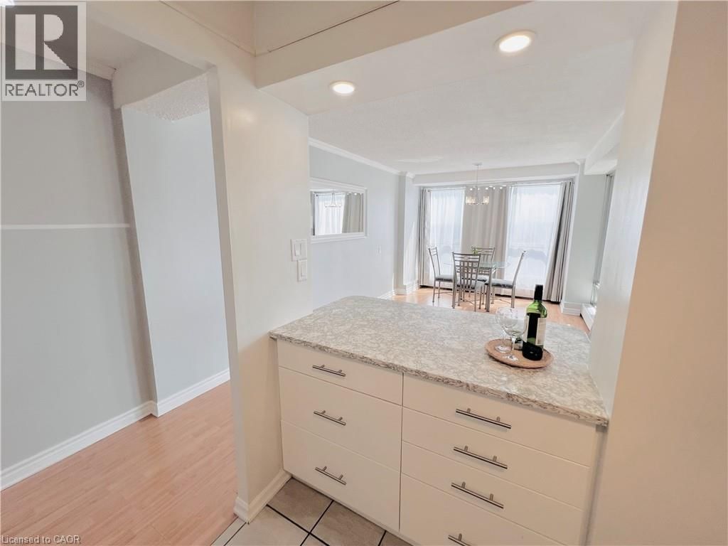 2206 - 150 CHARLTON AVENUE EAST Image 12