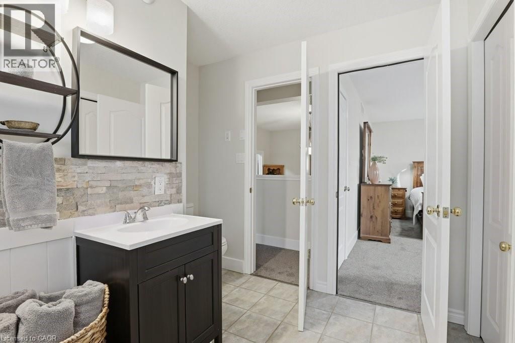 152 LASCHINGER BOULEVARD Image 14