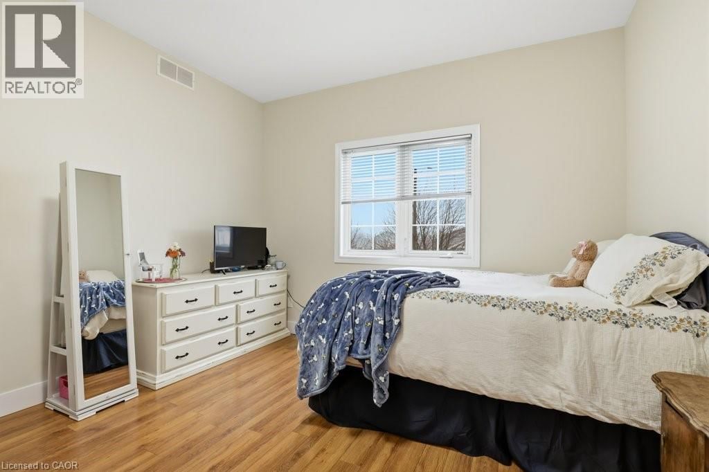 152 LASCHINGER BOULEVARD Image 15