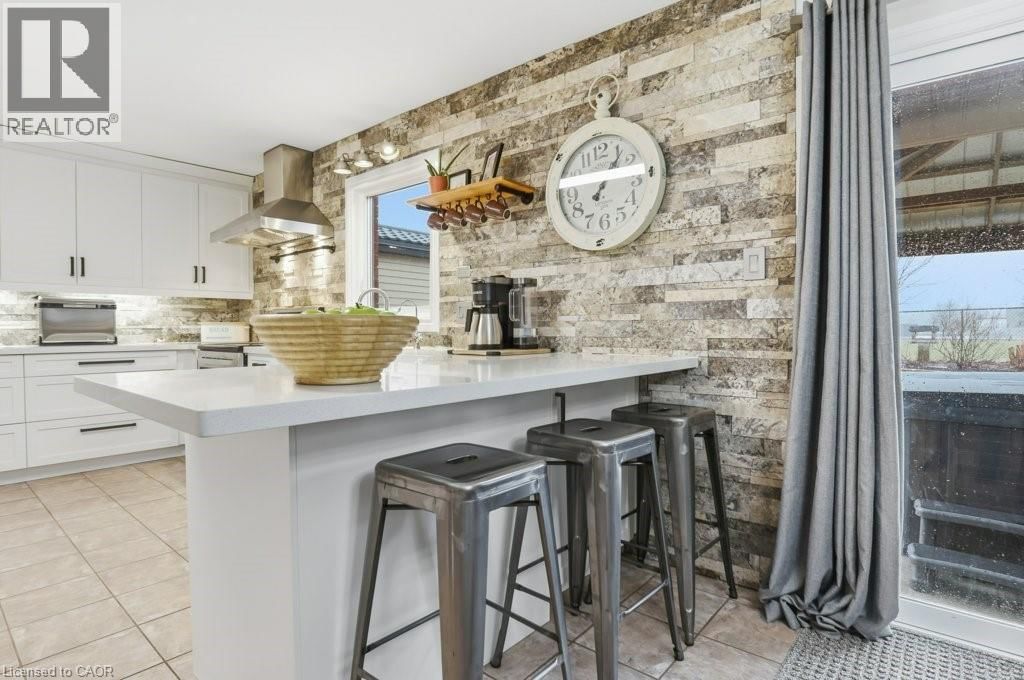 152 LASCHINGER BOULEVARD Image 6