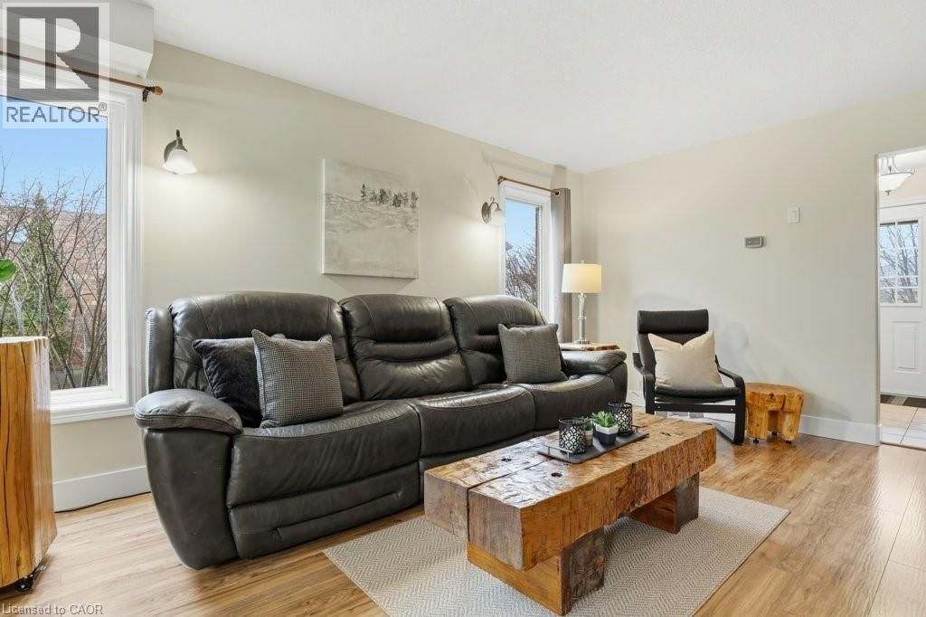 152 LASCHINGER BOULEVARD Image 8