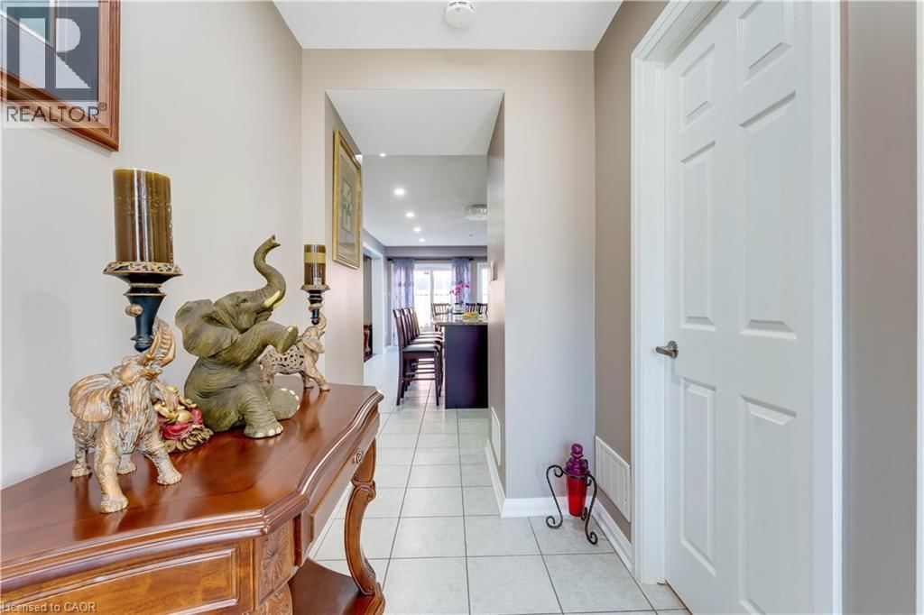 334 APPLE HILL CRESCENT Image 4