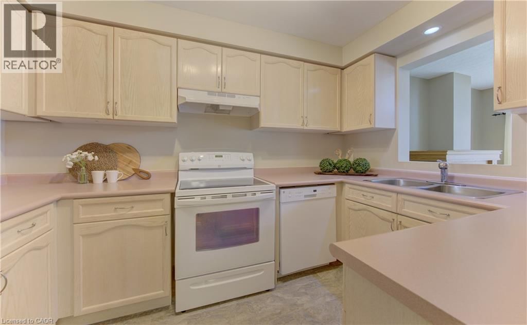 10 - 20 FORREST AVENUE WEST Image 9